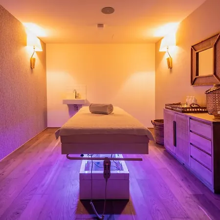 Hotel Papa Rhein - &