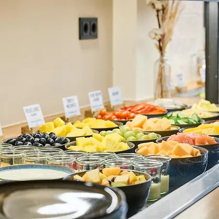 Hotel Papa Rhein - & 3*
