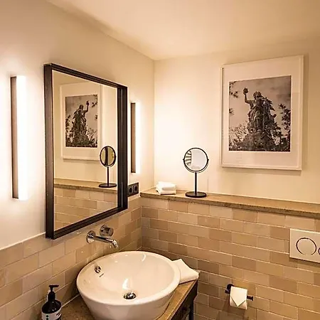 Papa Rhein - & Otel 3*
