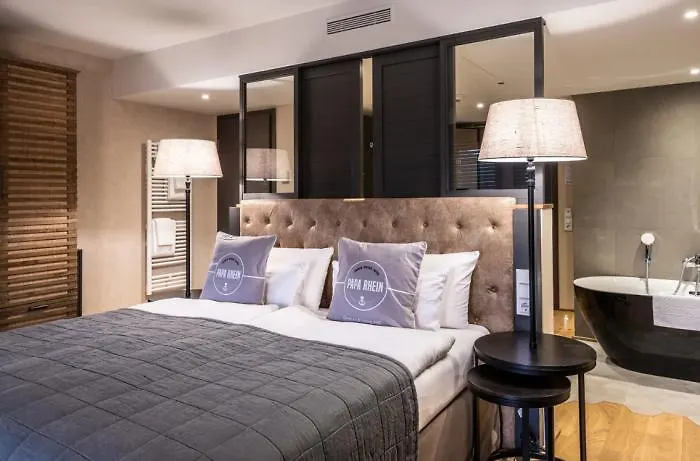 Papa Rhein - & 3* בינגן אם ריין