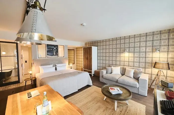 Papa Rhein - & Otel 3*